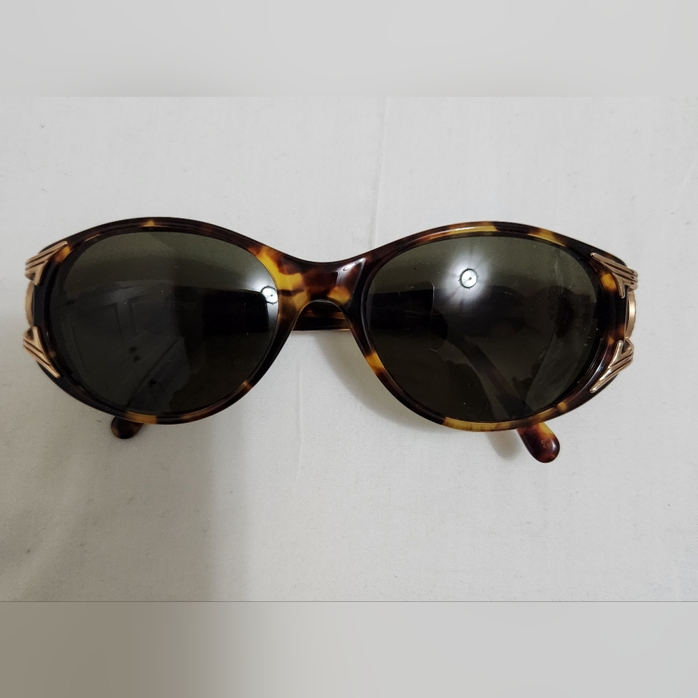 SOLD!!!!!Vintage FENDI Tortoise Sunglasses with Iconic Logo on Temple - Picture 1 of 10